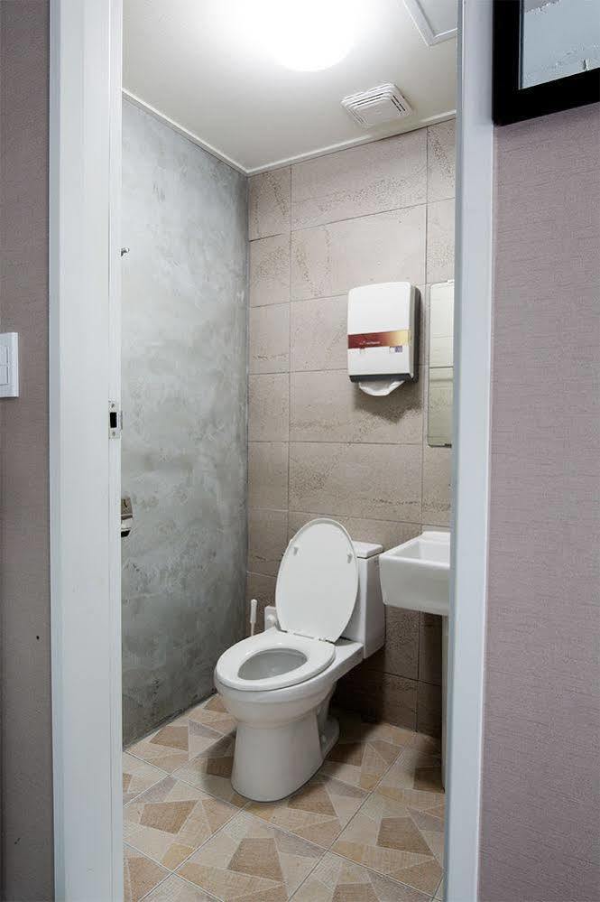 Story In Jeju Guesthouse Ngoại thất bức ảnh