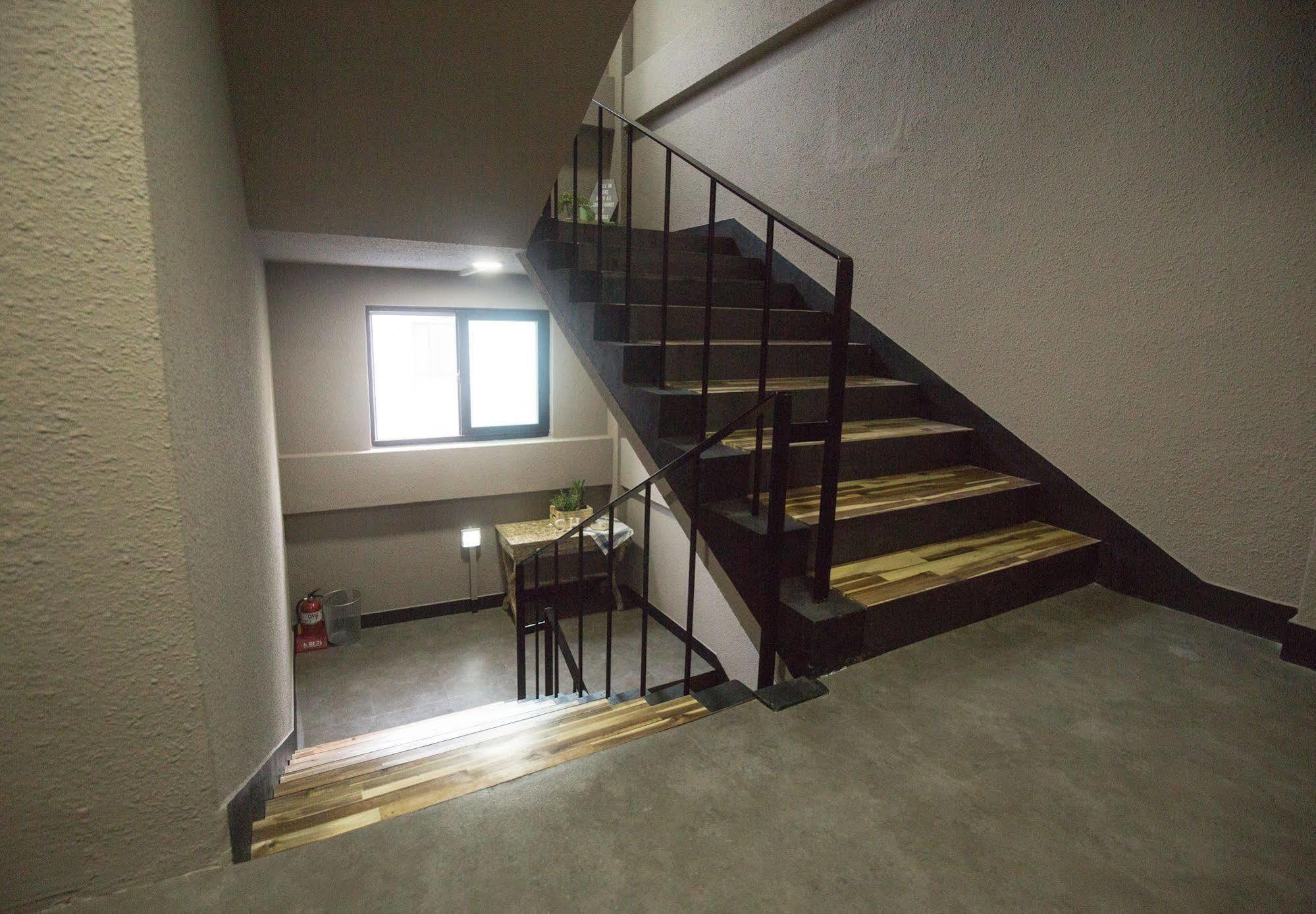 Story In Jeju Guesthouse Ngoại thất bức ảnh